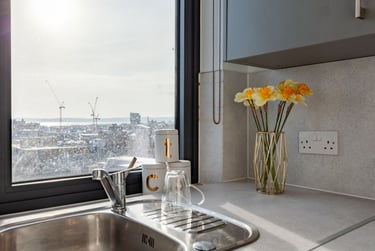 Sea View Studio at Oldway Centre, 39 High Street, City Centre, Swansea, SA11LA - Image 4